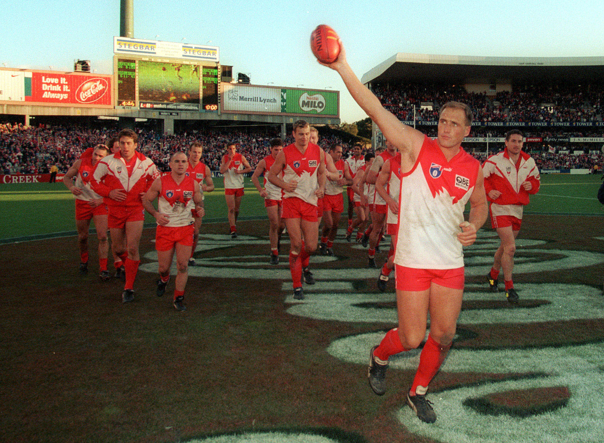 Tony Lockett leaves the SCG. 