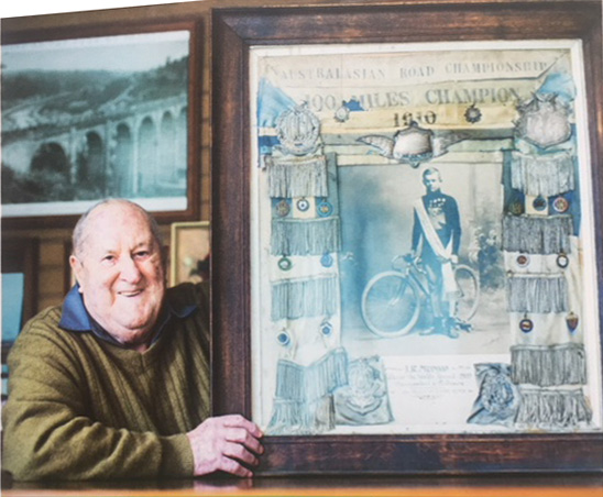 Alan Munro with a photo of his father Iddo, Australia’s first Tour de France cyclist