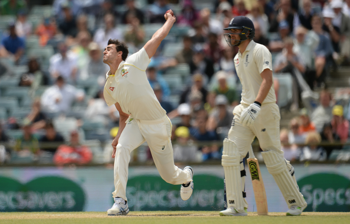 Mitchell Starc bowls during the fifth day of the third test pic: Philip Brown/Getty Images