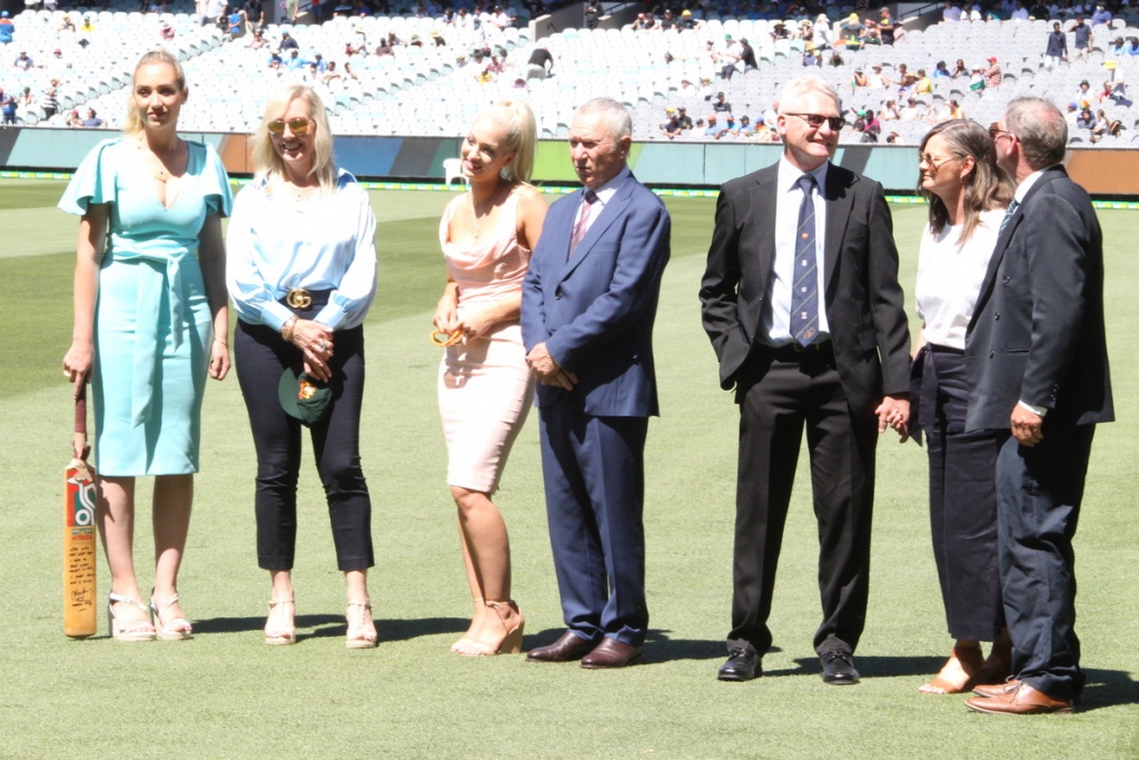 Dean jones MCG tribute